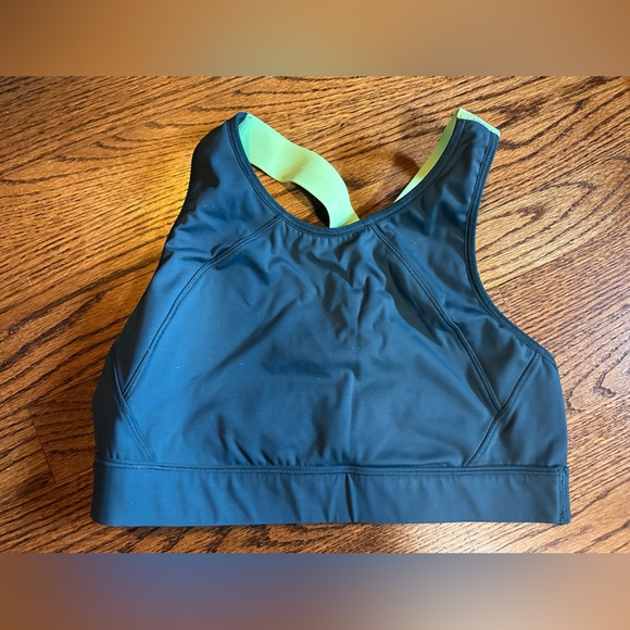 Athleta sports bra worn once or twice - Picture 3 of 3